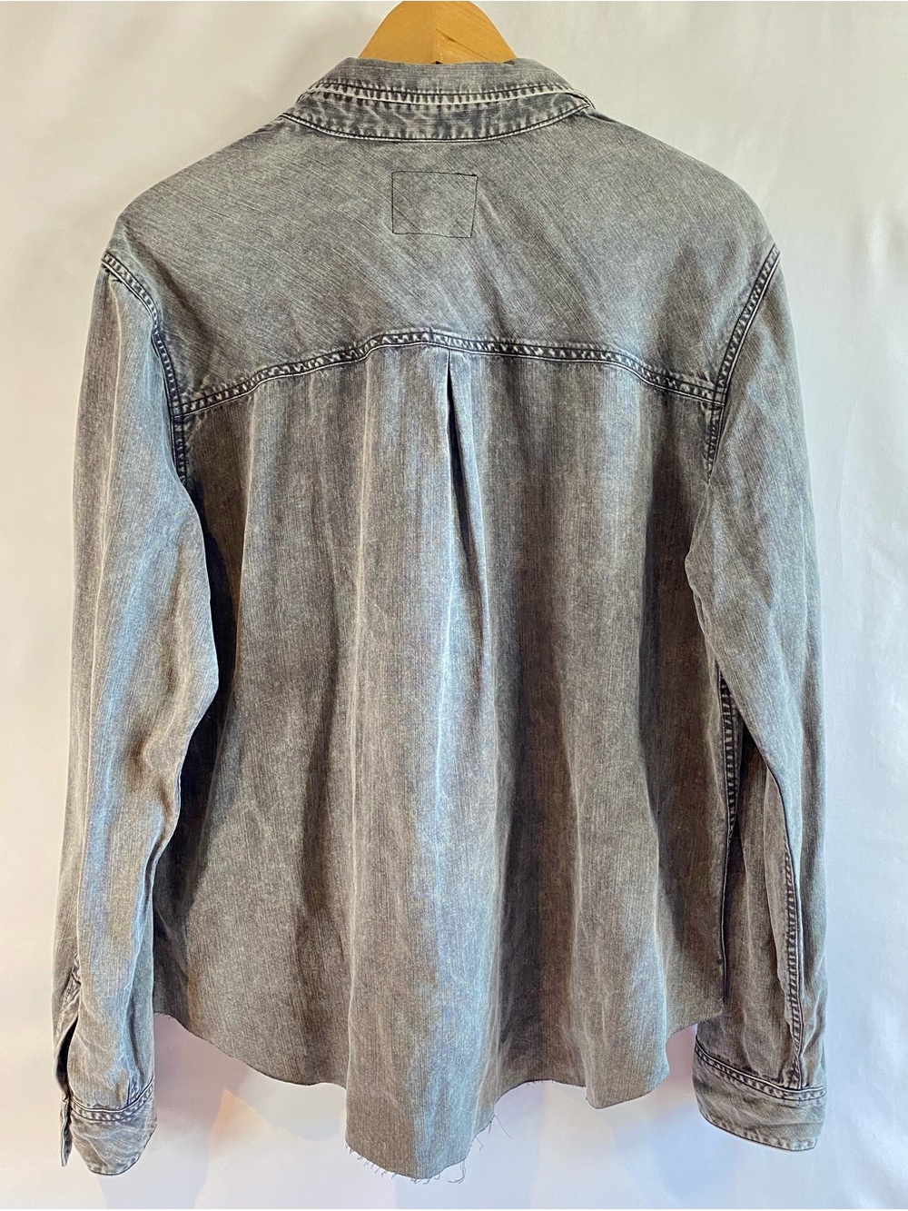 Rails Ingrid Gray Lyocell Linen Acid Wash Button Down , size XL, NWT - Picture 4 of 12